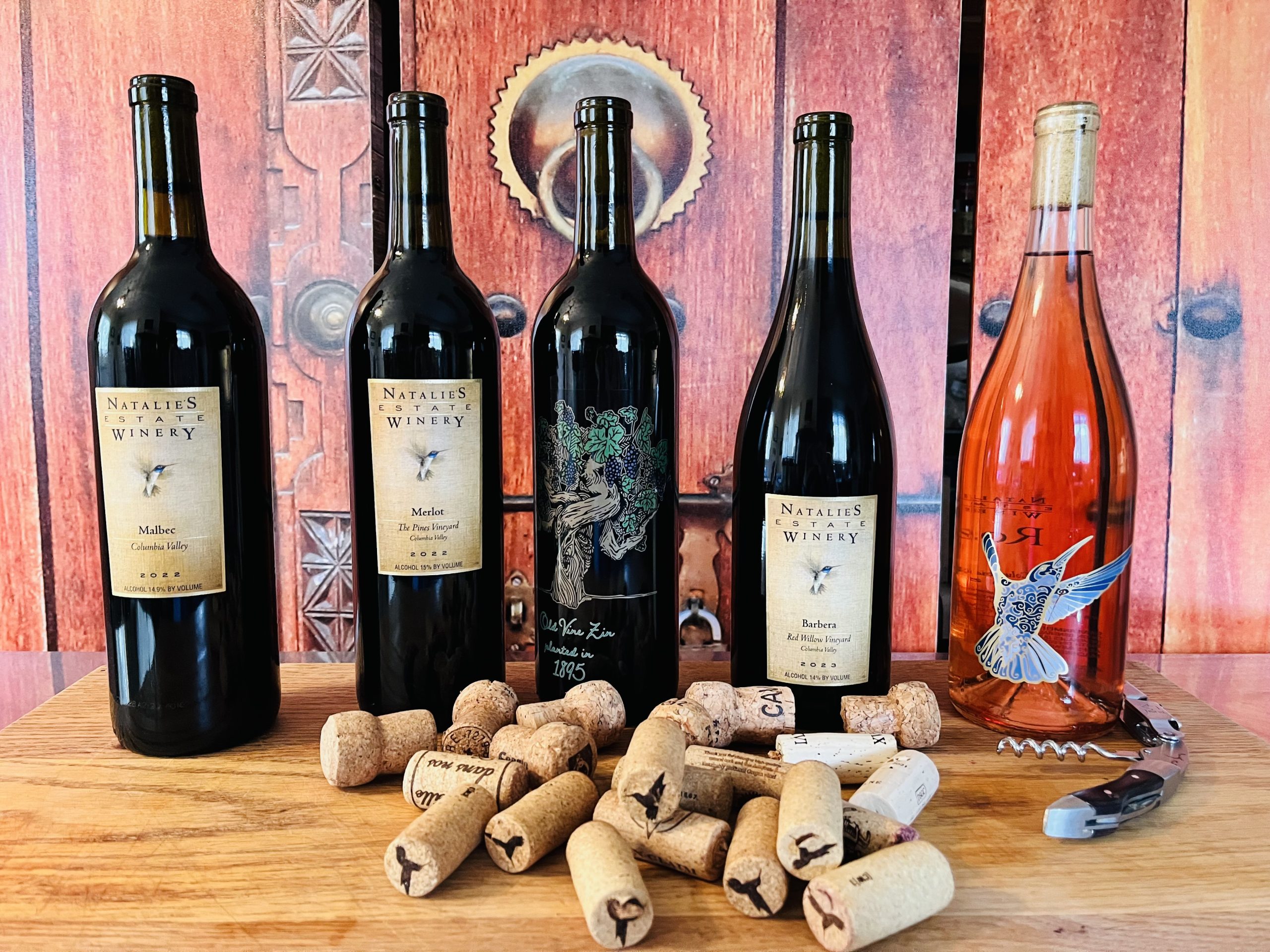 Cork vs Screwcap closure on wine bottles.